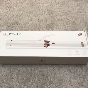 T3 1 1/4 inch curling iron